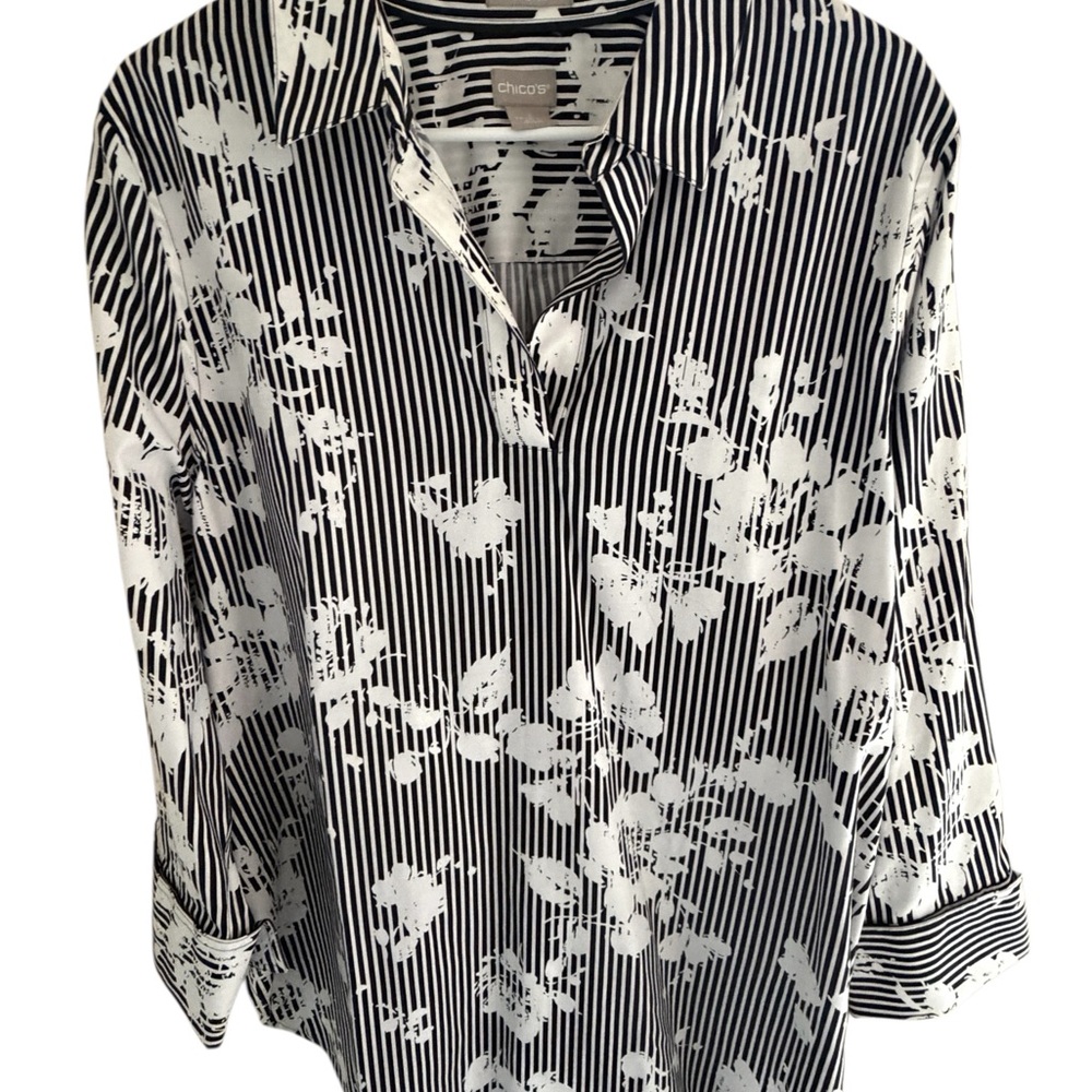 Chico's No Iron Striped Black and White Floral Blouse Sz 3